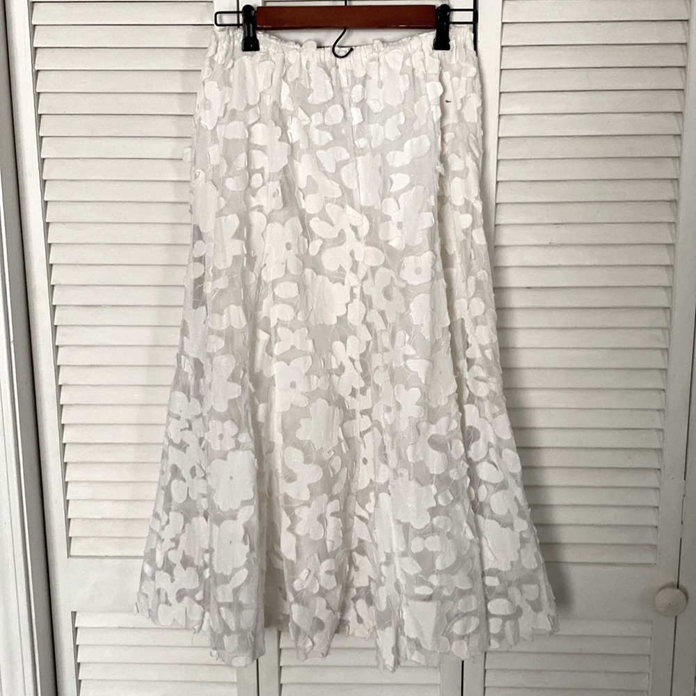 LAURA ASHLEY white lacy embroidered cotton skirt, petite medium